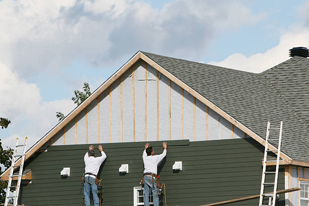 Professional Siding Repair technician working in Saegertown, PA
